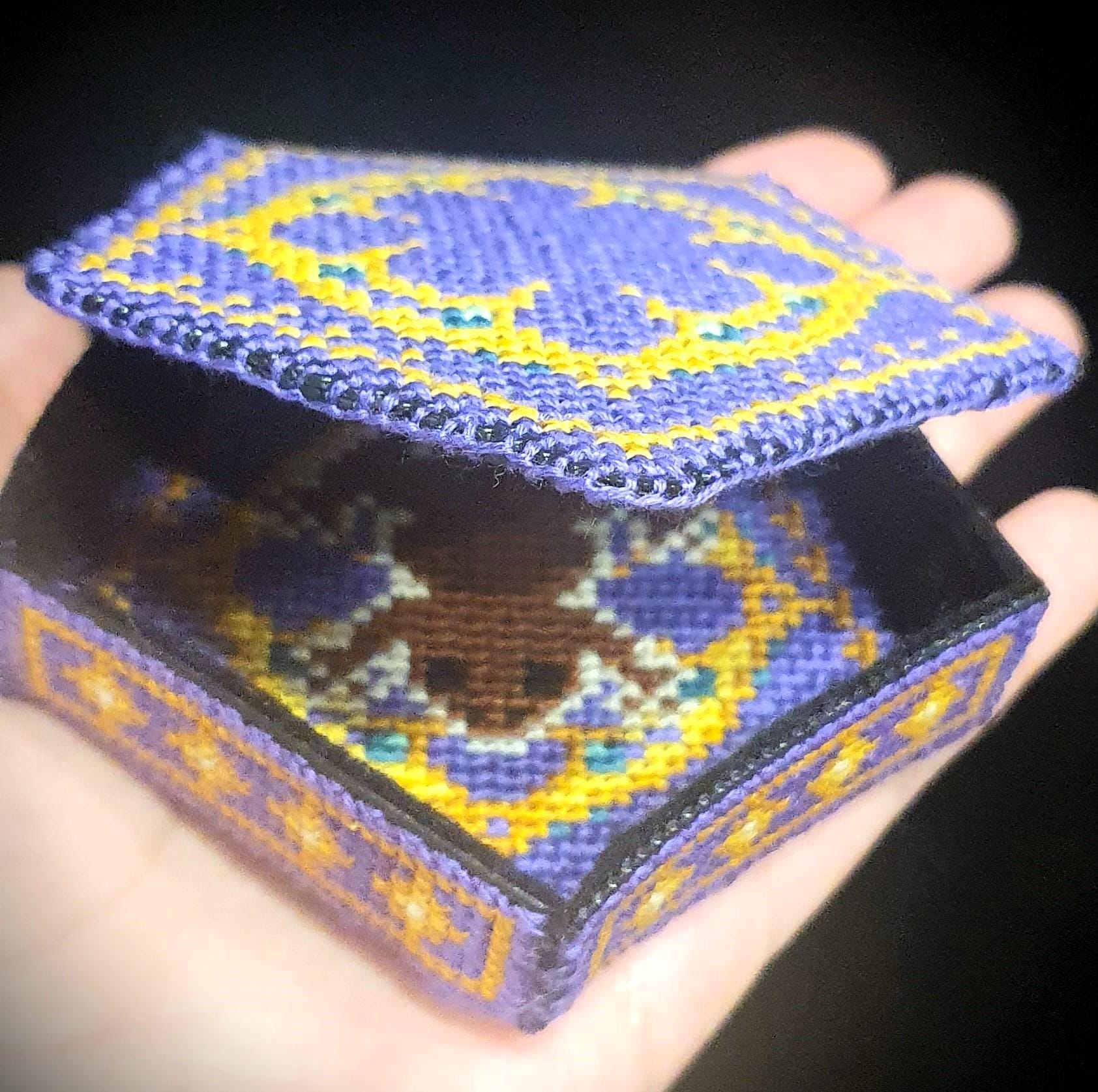 3D Magic Chocolate Frog Box - Cross Stitch Pattern (PDF) - INTERMEDIATE LEVEL